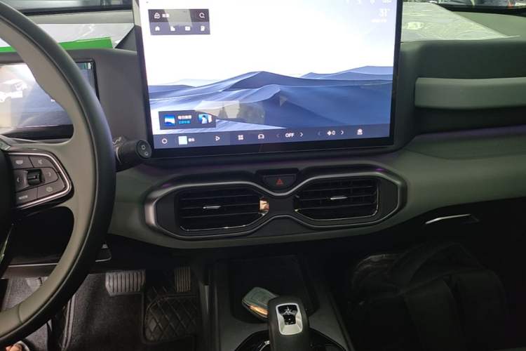 Used Geely Auto Cowboy 2025 1.5TD Fun-Offroad Version Audio And AC Panel