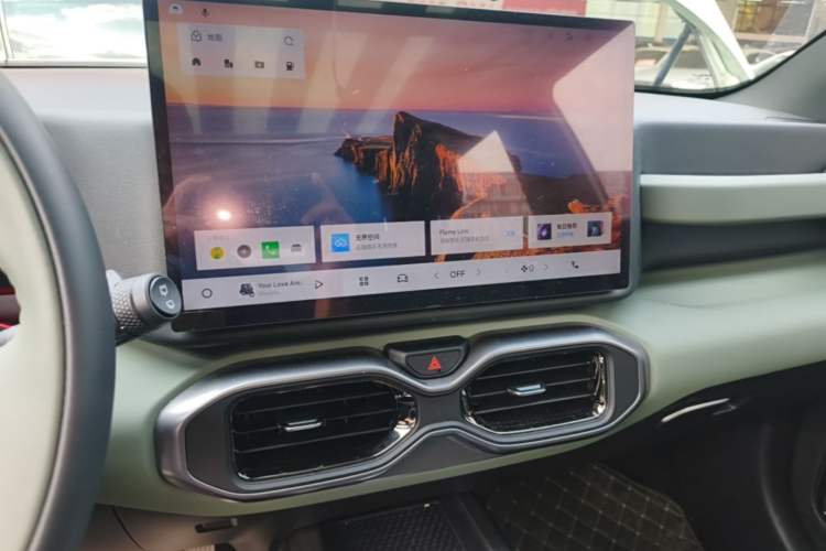 Used Geely Auto Cowboy 2025 1.5TD Fun-Offroad Version Audio And AC Panel