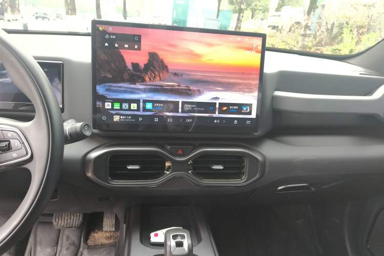 Used Geely Auto Cowboy 2025 1.5TD Fun-Offroad Version Audio And AC Panel
