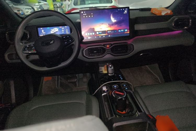 Used Geely Auto Cowboy 2025 1.5TD Fun-Offroad Version Center Console
