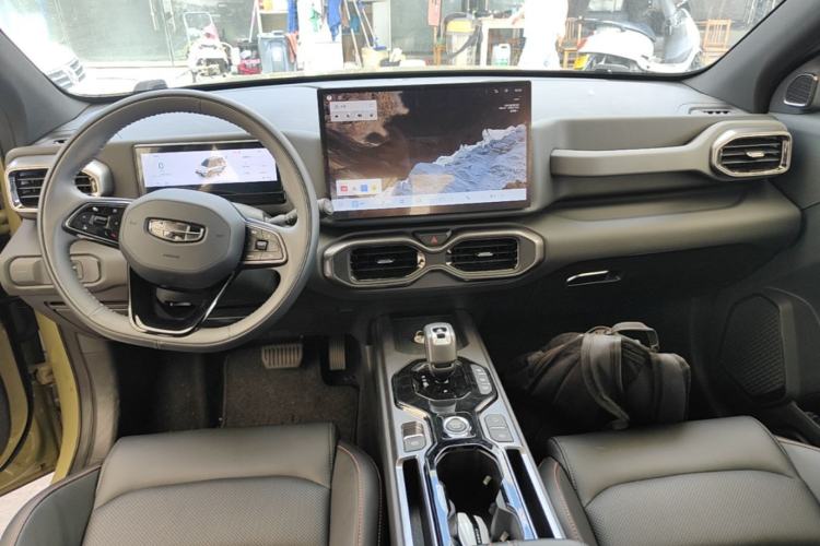 Used Geely Auto Cowboy 2025 1.5TD Fun-Offroad Version Center Console