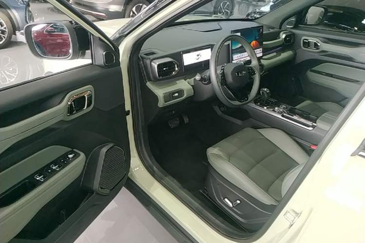 Used Geely Auto Cowboy 2025 1.5TD Fun-Offroad Version Driver Seat