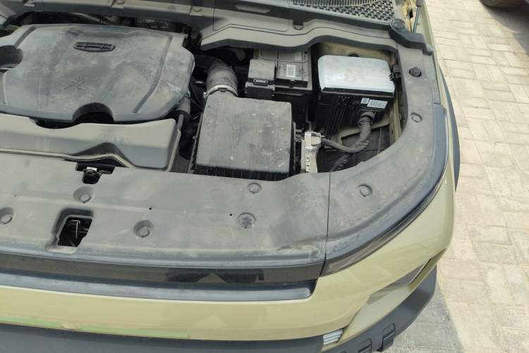 Used Geely Auto Cowboy 2025 1.5TD Fun-Offroad Version Engine Bay Left