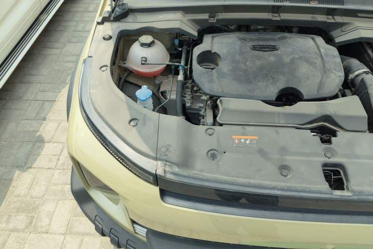 Used Geely Auto Cowboy 2025 1.5TD Fun-Offroad Version Engine Bay Right