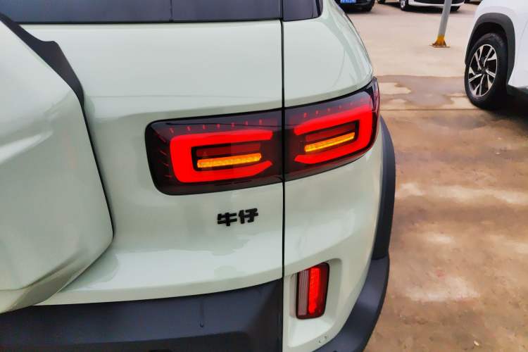 Used Geely Auto Cowboy 2025 1.5TD Fun-Offroad Version Exterior 3