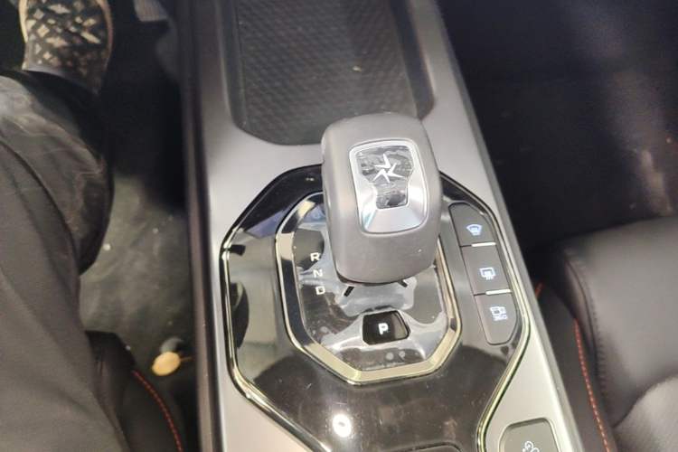 Used Geely Auto Cowboy 2025 1.5TD Fun-Offroad Version Gear Lever