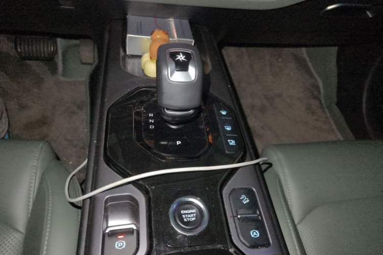 Used Geely Auto Cowboy 2025 1.5TD Fun-Offroad Version Gear Lever