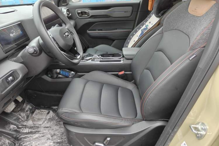 Used Geely Auto Cowboy 2025 1.5TD Fun-Offroad Version Interior 1