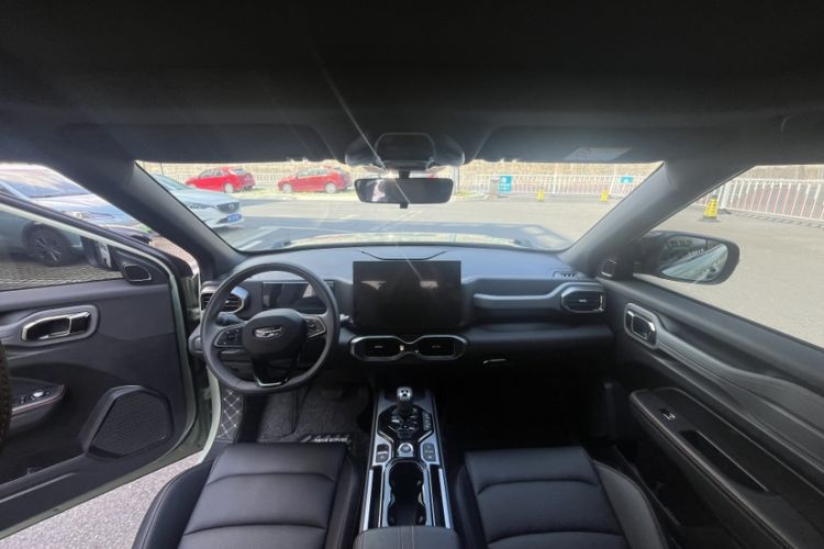 Used Geely Auto Cowboy 2025 1.5TD Trendy Play Edition Interior 2