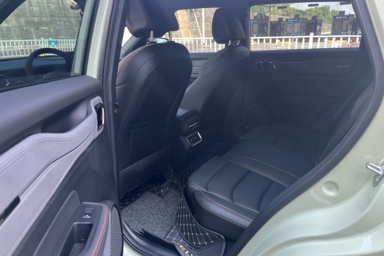 Used Geely Auto Cowboy 2025 1.5TD Trendy Play Edition Interior 5