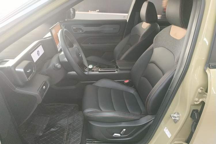 Used Geely Auto Cowboy 2025 1.5TD Fun-Offroad Version Left Front Seat