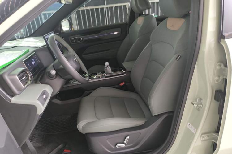 Used Geely Auto Cowboy 2025 1.5TD Fun-Offroad Version Left Front Seat