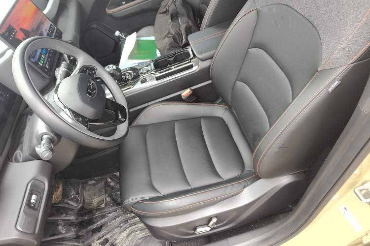 Used Geely Auto Cowboy 2025 1.5TD Fun-Offroad Version Left Front Seat