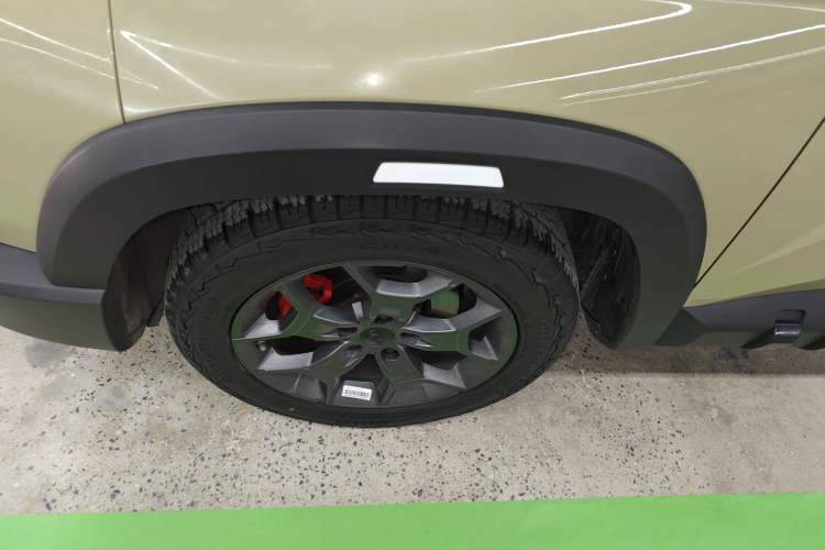 Used Geely Auto Cowboy 2025 1.5TD Fun-Offroad Version Left Front Wheel Hub