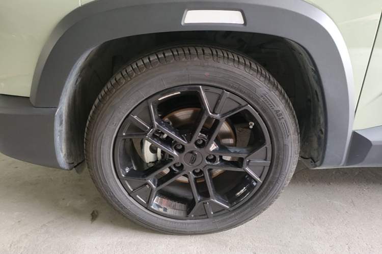 Used Geely Auto Cowboy 2025 1.5TD Fun-Offroad Version Left Front Wheel Hub