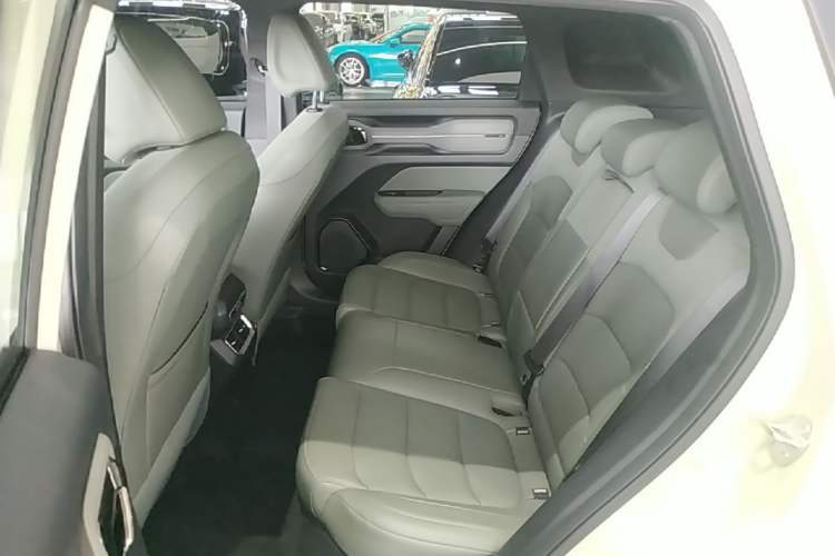 Used Geely Auto Cowboy 2025 1.5TD Fun-Offroad Version Left Rear Seat