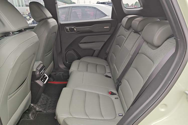 Used Geely Auto Cowboy 2025 1.5TD Fun-Offroad Version Left Rear Seat