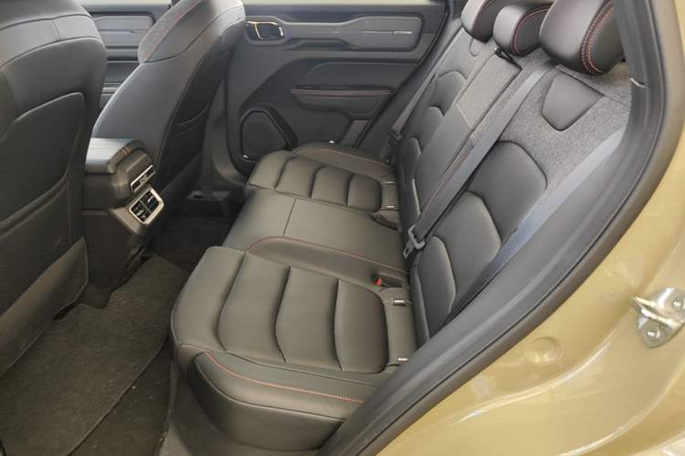 Used Geely Auto Cowboy 2025 1.5TD Fun-Offroad Version Left Rear Seat