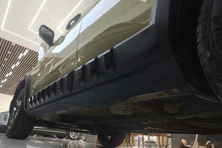 Used Geely Auto Cowboy 2025 1.5TD Fun-Offroad Version Left Side Sill
