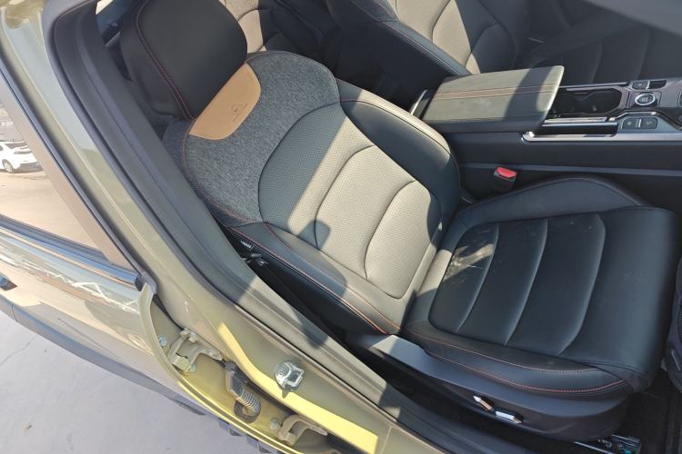 Used Geely Auto Cowboy 2025 1.5TD Fun-Offroad Version Right Front Seat