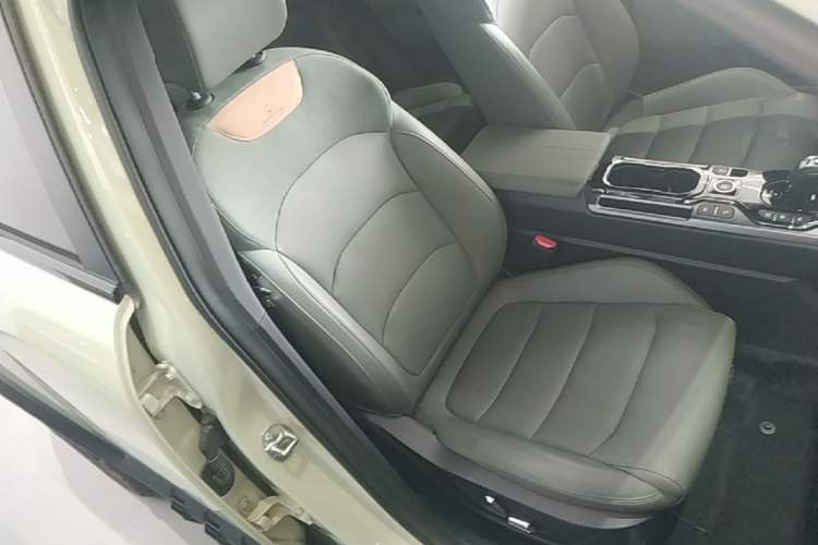 Used Geely Auto Cowboy 2025 1.5TD Fun-Offroad Version Right Front Seat