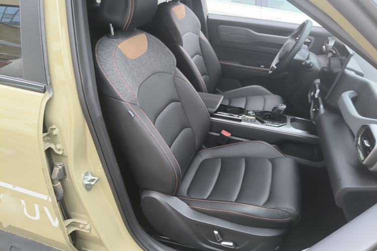 Used Geely Auto Cowboy 2025 1.5TD Fun-Offroad Version Right Front Seat