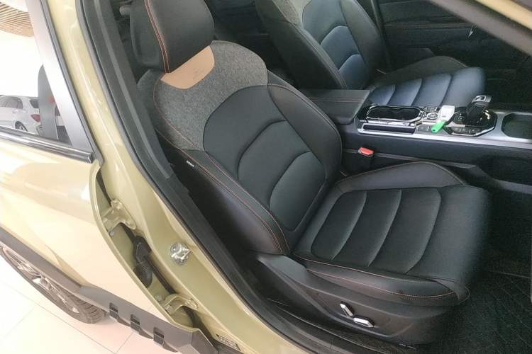 Used Geely Auto Cowboy 2025 1.5TD Fun-Offroad Version Right Front Seat