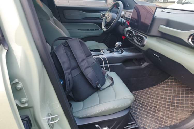 Used Geely Auto Cowboy 2025 1.5TD Fun-Offroad Version Right Front Seat