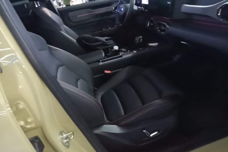 Used Geely Auto Cowboy 2025 1.5TD Fun-Offroad Version Right Front Seat