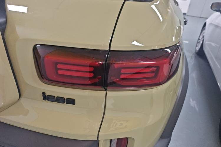 Used Geely Auto Cowboy 2025 1.5TD Fun-Offroad Version Right Rear Taillight
