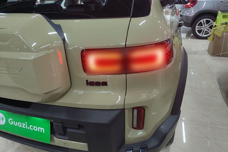 Used Geely Auto Cowboy 2025 1.5TD Fun-Offroad Version Right Rear Taillight