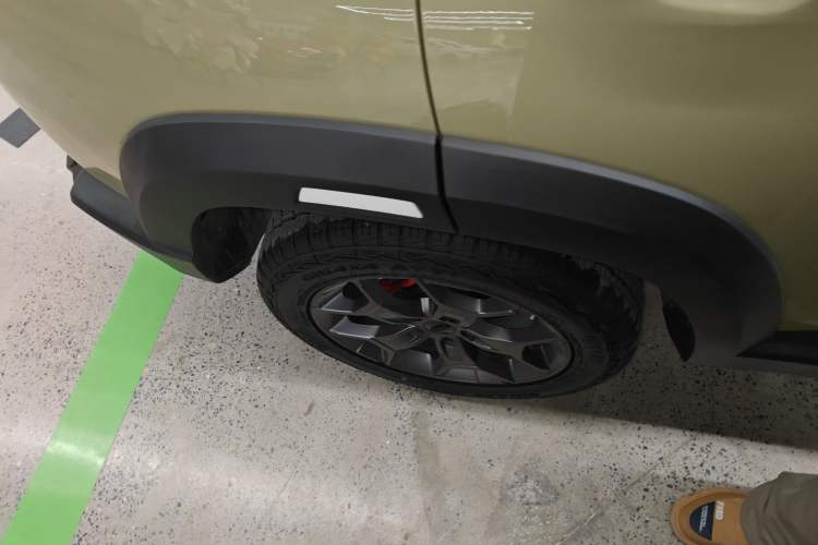 Used Geely Auto Cowboy 2025 1.5TD Fun-Offroad Version Right Rear Wheel Hub