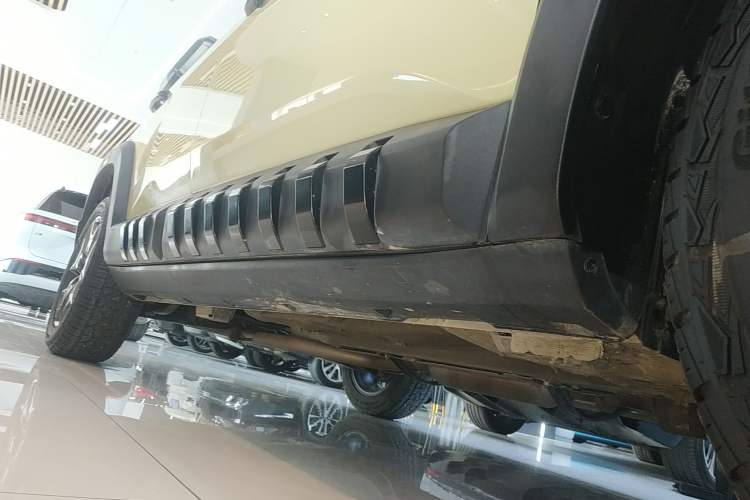 Used Geely Auto Cowboy 2025 1.5TD Fun-Offroad Version Right Side Sill