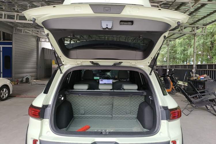 Used Geely Auto Cowboy 2025 1.5TD Fun-Offroad Version Trunk
