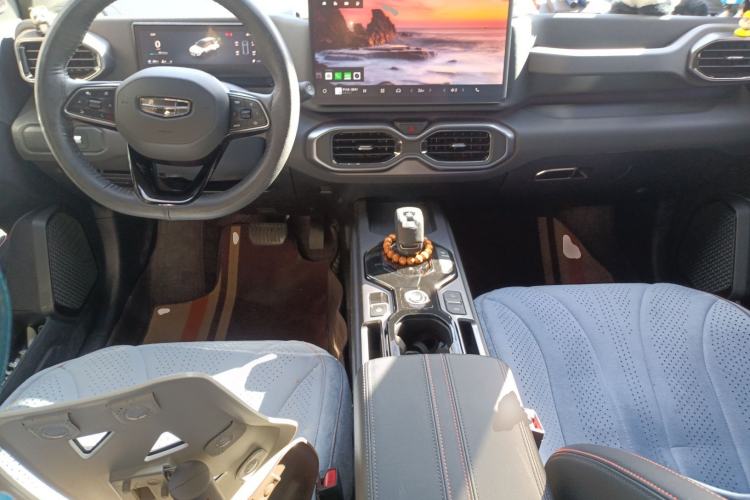 Used Geely Auto Cowboy 2025 1.5TD Fun-Offroad Version Center Console