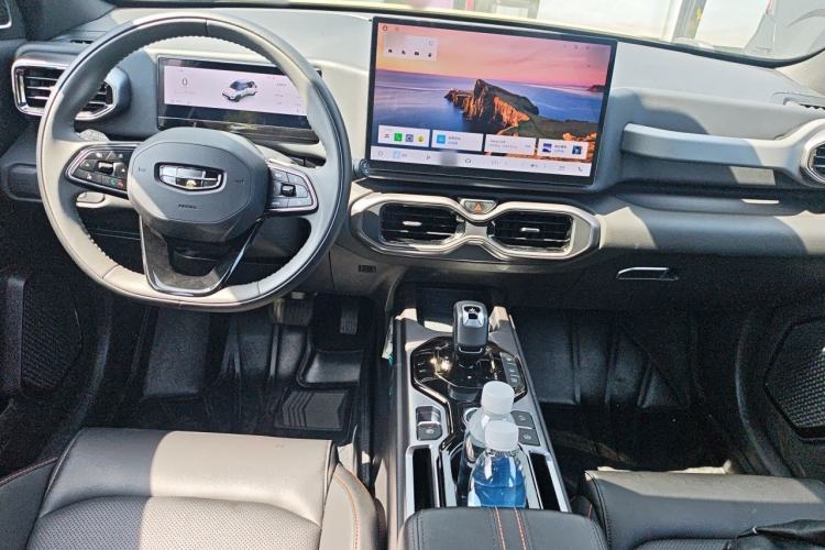 Used Geely Auto Cowboy 2025 1.5TD Fun-Offroad Version Center Console