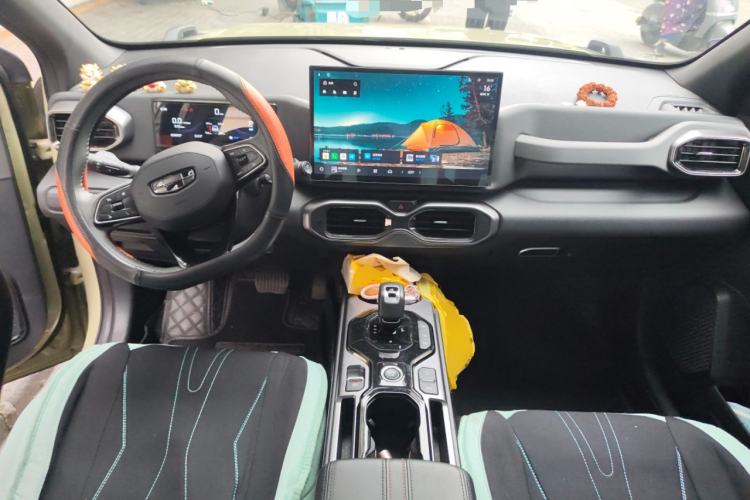 Used Geely Auto Cowboy 2025 1.5TD Trendy Play Edition Center Console