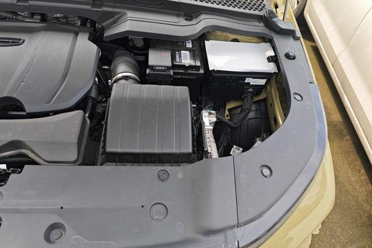 Used Geely Auto Cowboy 2025 1.5TD Trendy Play Edition Engine Bay Left