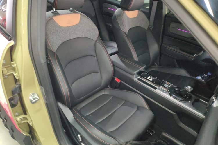 Used Geely Auto Cowboy 2025 1.5TD Fun-Offroad Version Right Front Seat
