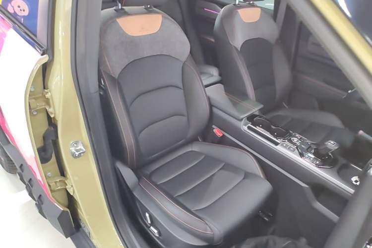 Used Geely Auto Cowboy 2025 1.5TD Fun-Offroad Version Right Front Seat