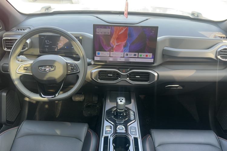 Used Geely Auto Cowboy 2025 1.5TD Trendy Play Edition Interior 3