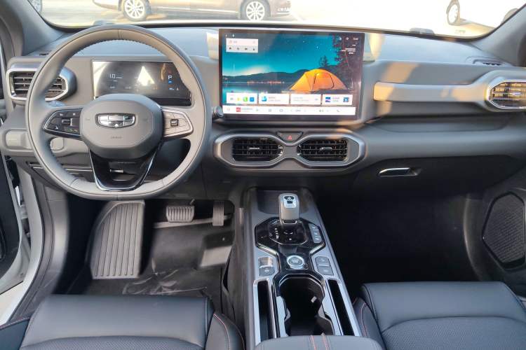 Used Geely Auto Cowboy 2025 1.5TD Trendy Play Edition Center Console