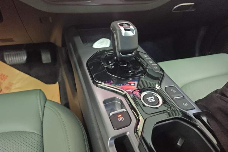 Used Geely Auto Cowboy 2025 1.5TD Fun-Offroad Version Gear Lever