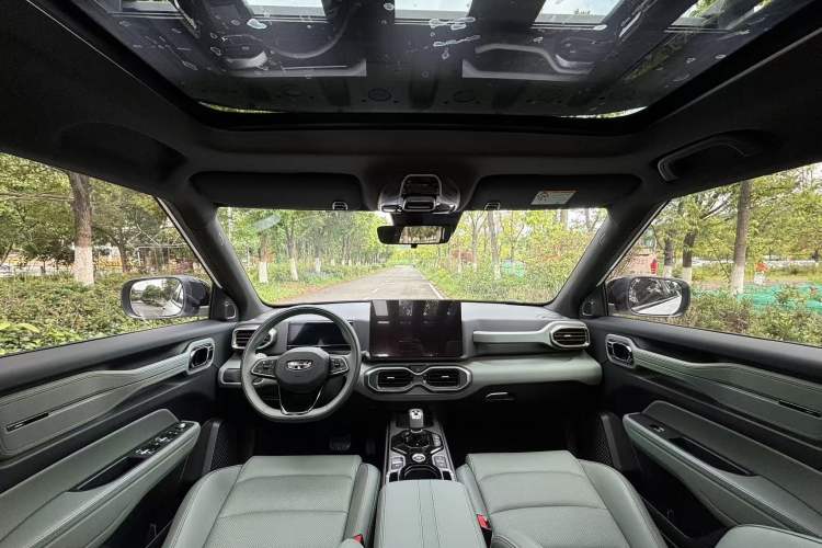 Used Geely Auto Cowboy 2025 1.5TD Fun-Offroad Version Interior 3