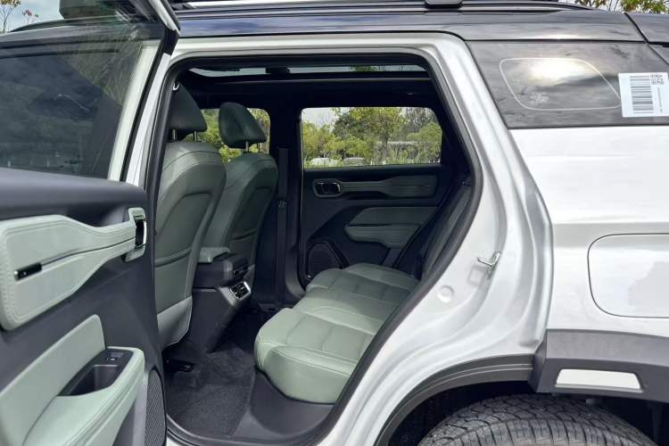 Used Geely Auto Cowboy 2025 1.5TD Fun-Offroad Version Interior 4