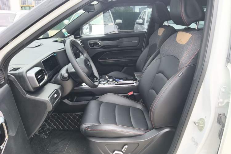 Used Geely Auto Cowboy 2025 1.5TD Fun-Offroad Version Left Front Seat