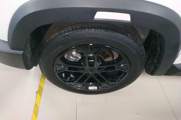 Used Geely Auto Cowboy 2025 1.5TD Trendy Play Edition Left Front Wheel Hub