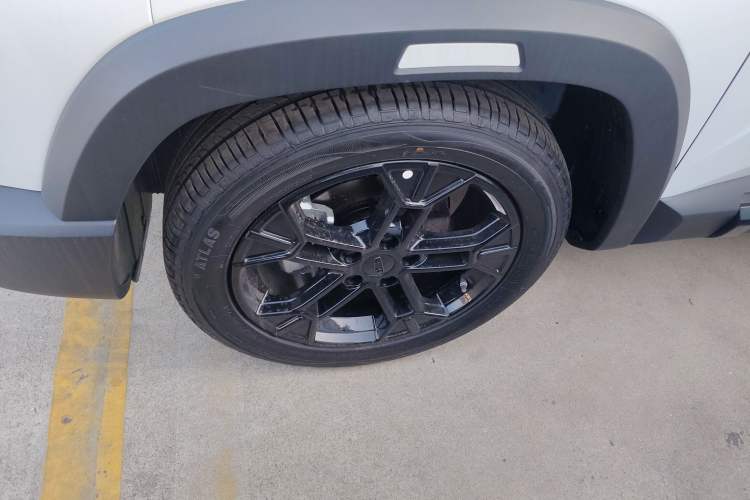 Used Geely Auto Cowboy 2025 1.5TD Trendy Play Edition Left Front Wheel Hub