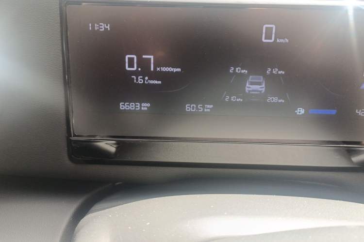 Used Geely Auto Cowboy 2025 1.5TD Trendy Play Edition Odometer Close Up