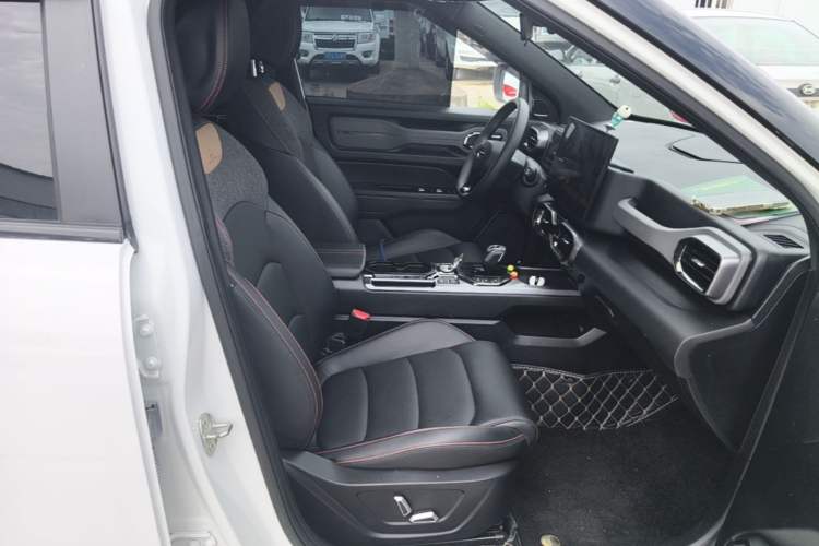 Used Geely Auto Cowboy 2025 1.5TD Fun-Offroad Version Right Front Seat